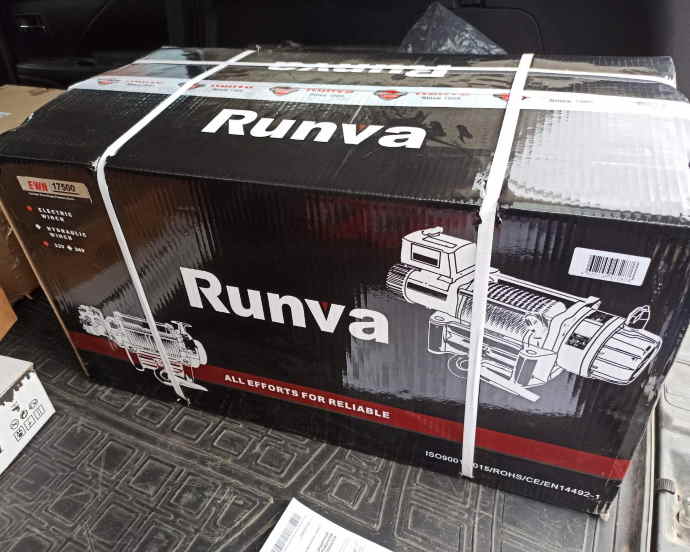 Индустриальная (эвакуаторная) электрическая лебедка Runva EWN17500U со стальным тросом 17500 lbs / 7960 кг 12В