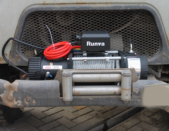 Автомобильная электрическая лебедка Runva EWX12000S со стальным тросом 12000 lbs / 5443 кг 12В