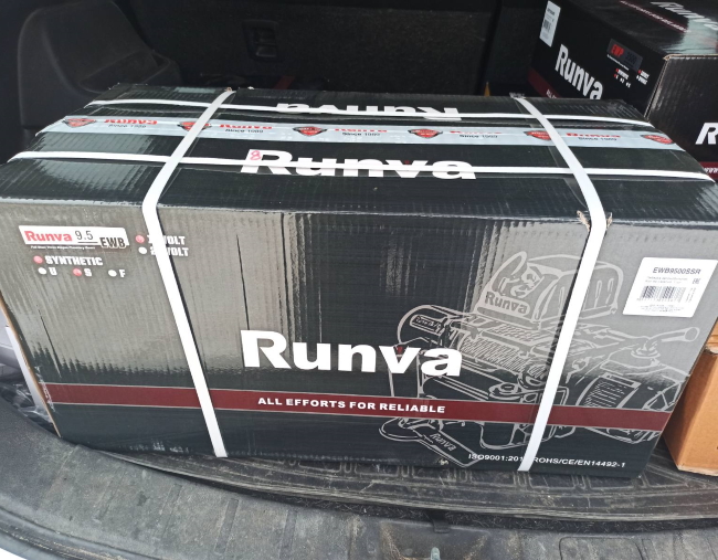 Лебедка влагозащищенная Runva EWB9500SSR с синтетическим тросом 9500 lbs / 4309 кг 12В