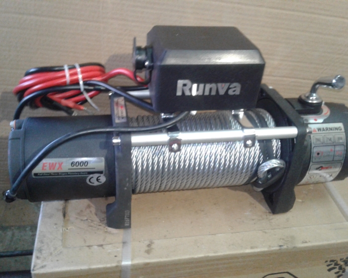 Автомобильная электрическая лебедка Runva EWX6000S со стальным тросом 6000 lbs / 2722 кг 12В