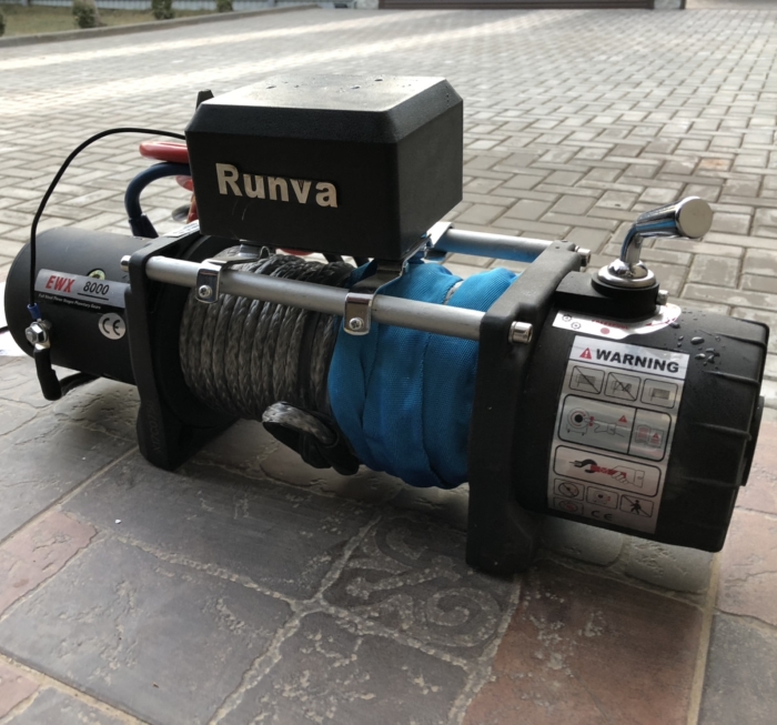 Автомобильная электрическая лебедка Runva EWX8000SR с синтетическим тросом 8000 lbs / 3629 кг 12В
